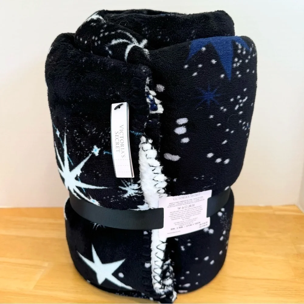 New Victory Secret blanket black with star